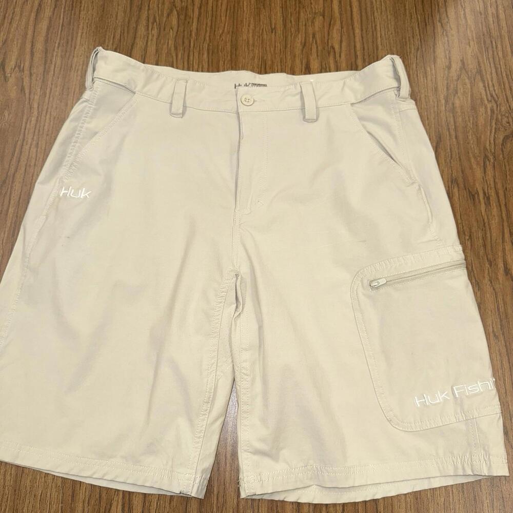 HUK Next Level Fishing Shorts Mens XL Beige Quick Dry Performance SPF